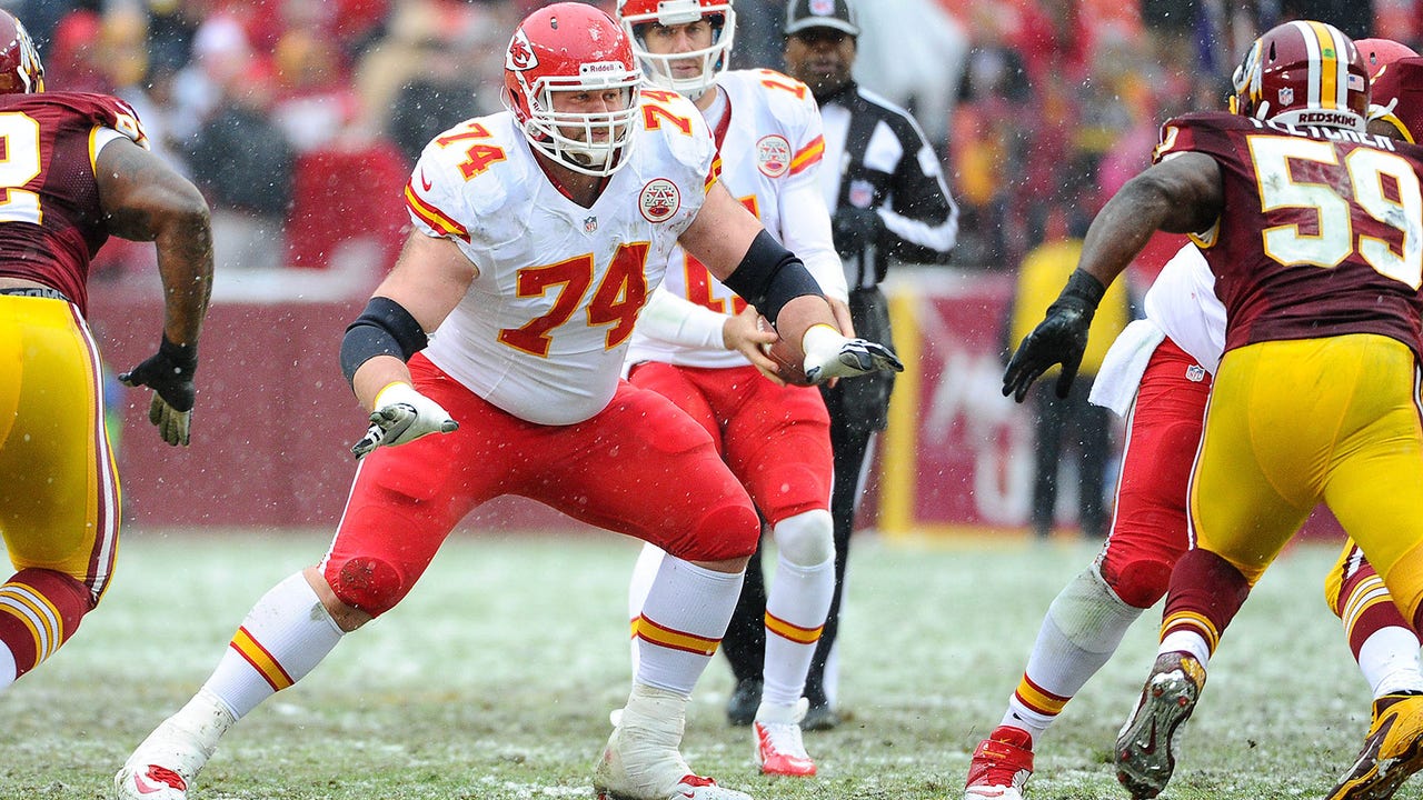Chiefs' Schwartz on free agency: 'You have to get what you can, when you can get it'